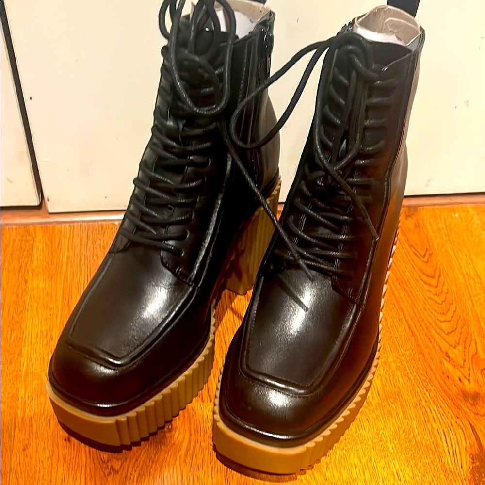 Gianni Bini lug sole boots